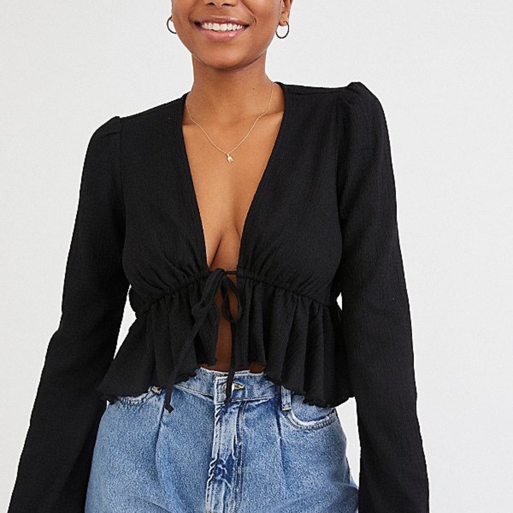 Urban Outfitters Lucielle Ruffle Tie-front Top in Black XS
